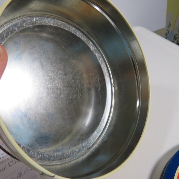 Teddy Bear Metal Tin with "dancing" bears along the side 1980s - Picture 9 of 10